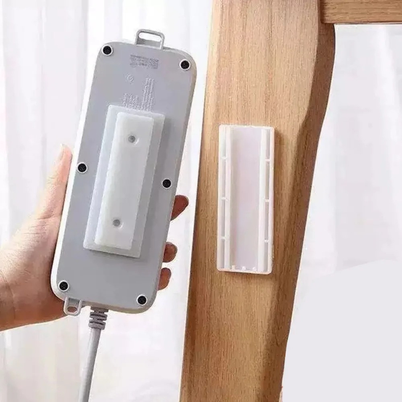 自己粘着式電源タップ固定器 壁掛け式 穴あけ不要 プラグホル - Power Tools Rack のレビューと価格